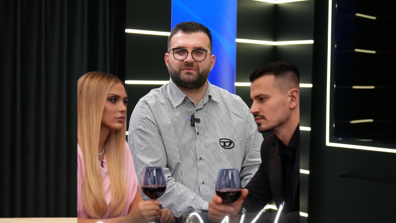 Puthje e shëmtuar  darkë pa shije dhe sharje me TQR në BBVA5