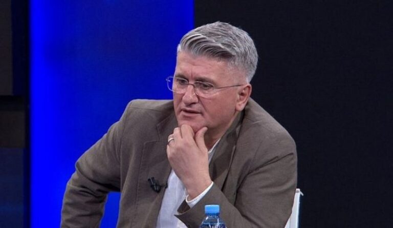 Agron Gjekmarkaj: Rritja e siguracioneve të makinave me 30 % shkon në xhepin e 5 biznesmenëve