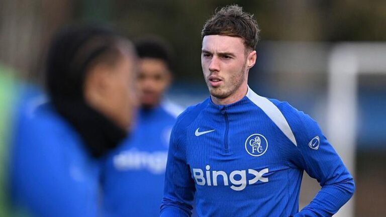 Palmer ‘shumë, shumë i lumtur’ te Chelsea, thotë Rosenior