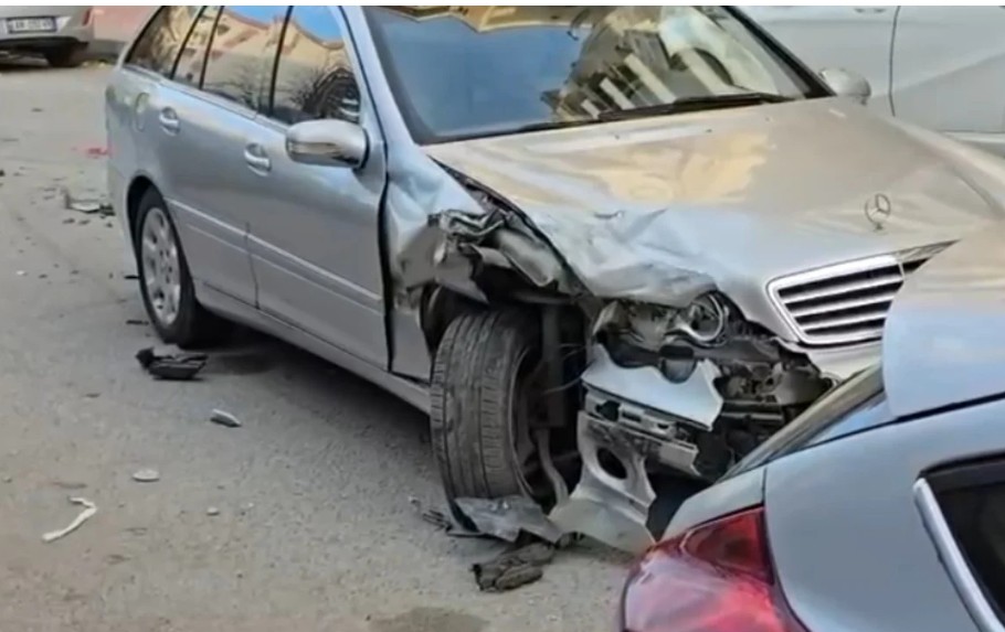 Aksident zinxhir në Vlorë  benzi përplas 5 automjete të tjera