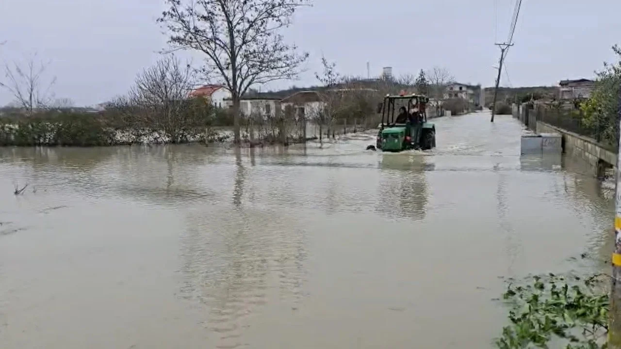 Situatë e qetë në Durrës  por Erzeni mbetet nën vëzhgim pas reshjeve