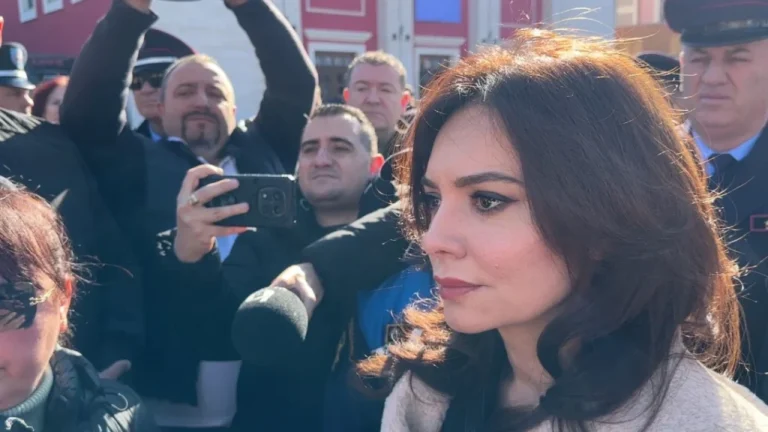 Protesta e tregtarëve në Vlorë, Spiropali: Do të flas me kryetaren e bashkisë për problemin tuaj