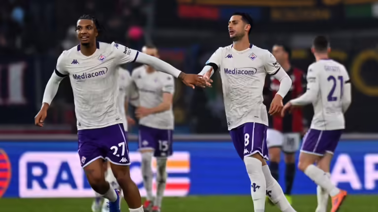 Fiorentina mund Bolognën dhe ia dedikon fitoren Commisso-s