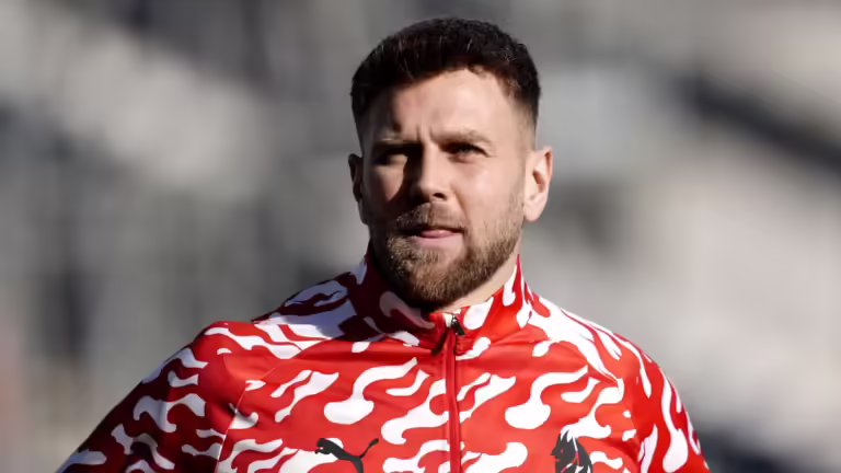 Fullkrug rikuperohet në kohë rekord për sfidën me Comon