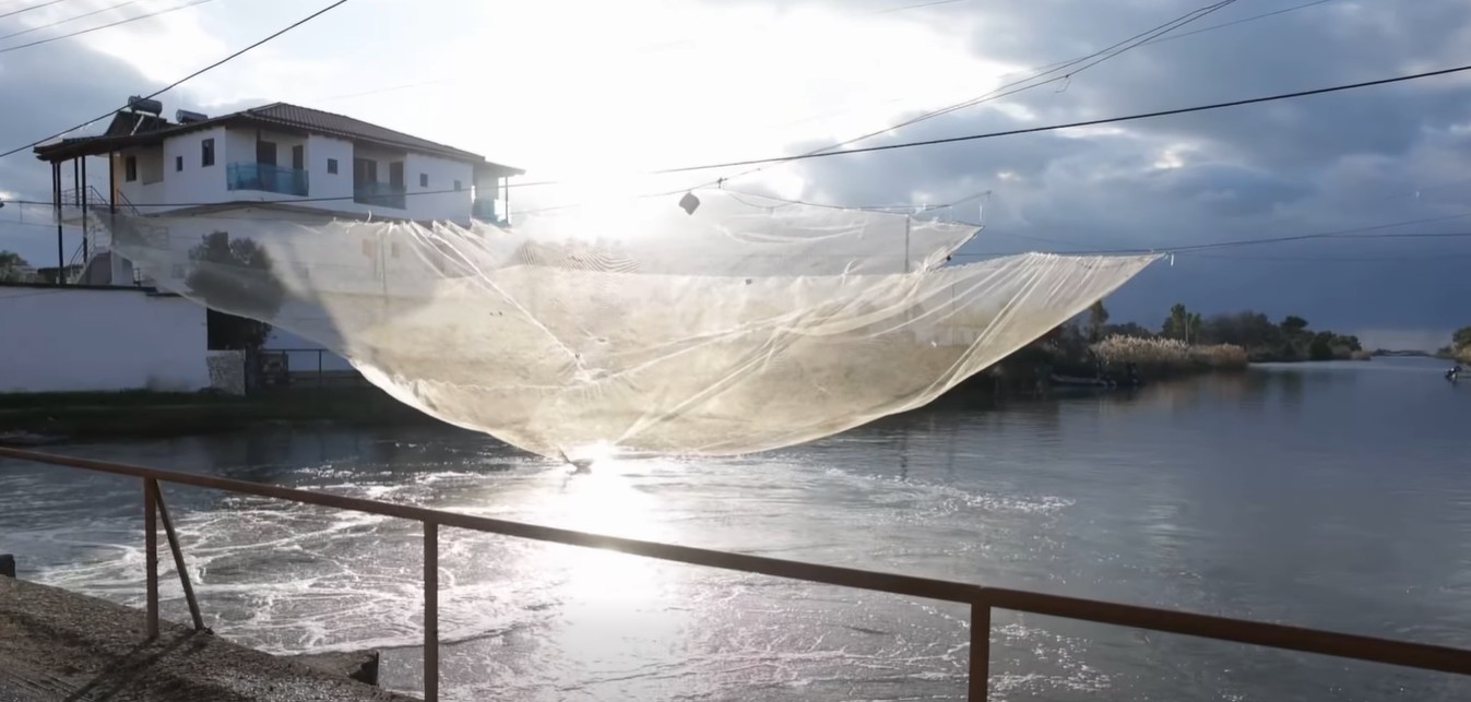 Rama  Hidrovorët në Darzezë të Fierit në punë pa ndërprerje për përballimin e reshjeve intensive