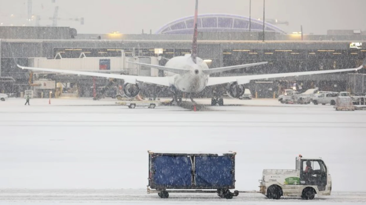 Stuhia dimërore detyron autoritetet të anulojnë 13 000 fluturime  ndërpritet energjia elektrike në shumë pjesë të SHBA ve