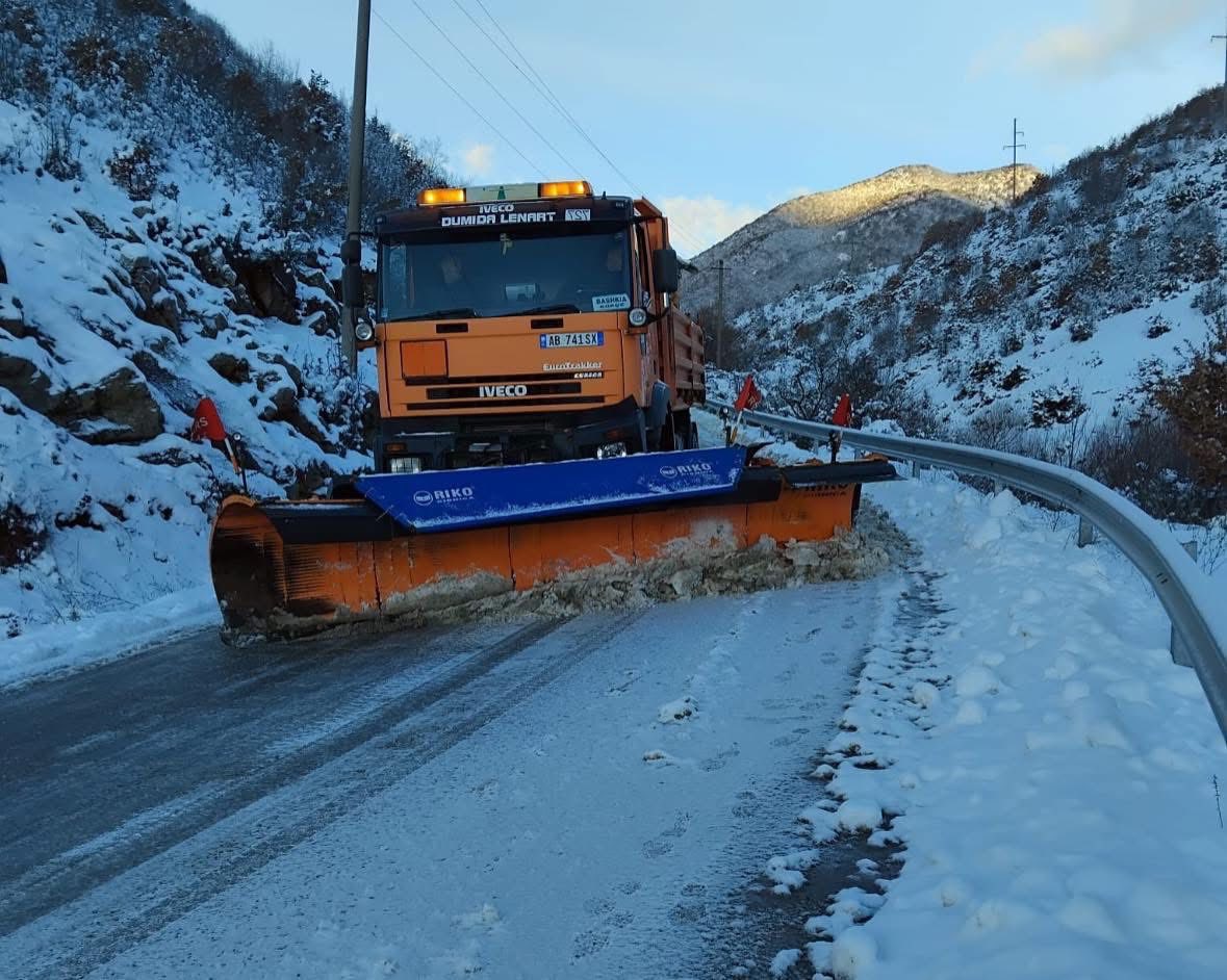  Rruga Bogë   Theth e kalueshme   Rama  Garantojmë lëvizje të sigurtë për banorët dhe vizitorët