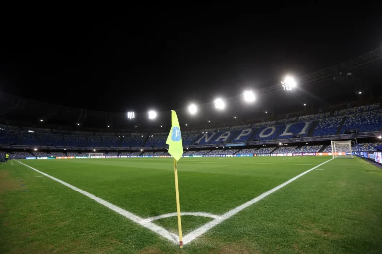 Trazira para ndeshjes Napoli-Chelsea, dy tifozë anglez përfundojnë në spital