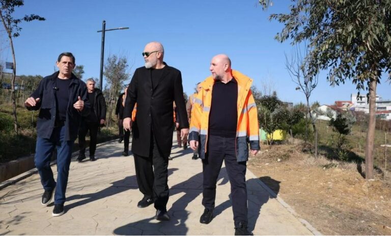 Rama inspekton Parkun e Liqenit të Paskuqanit