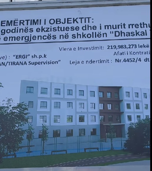 Rama  Po rilind gjimnazi emblemë  Dhaskal Todri  në Elbasan