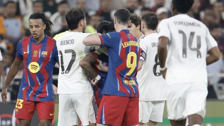 3 gola për 4 minuta, Reali dhe Barcelona dhurojnë spektakël në 45 minutat e para