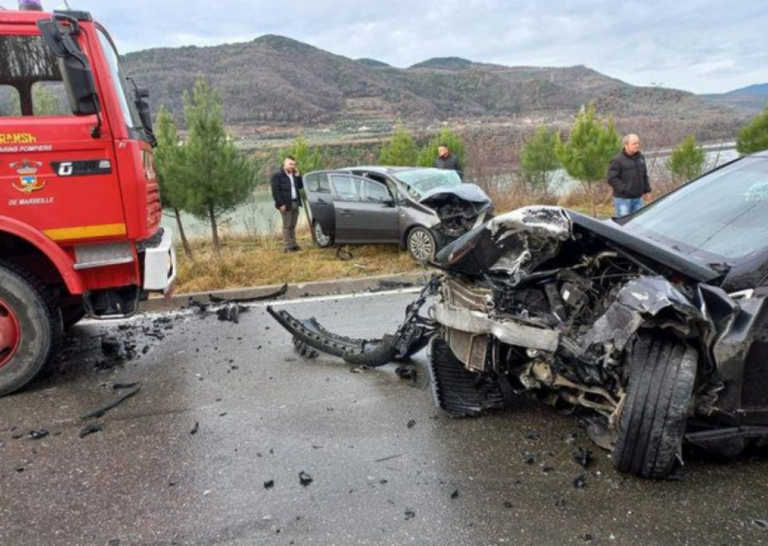 Nis tragjikisht Viti i Ri, tre të vdekur nga një aksident në mesnatë. 24, 25 dhe 27 vjeç ndërrojnë jetë!