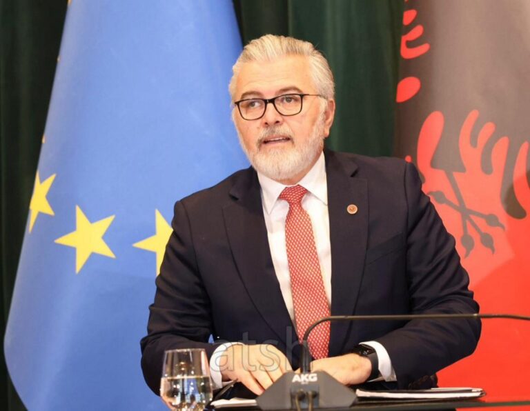Ministri Gogu: Kuvendi duhet të ndërhyjë në ligj që funksionet kushtetuese të mos pezullohen