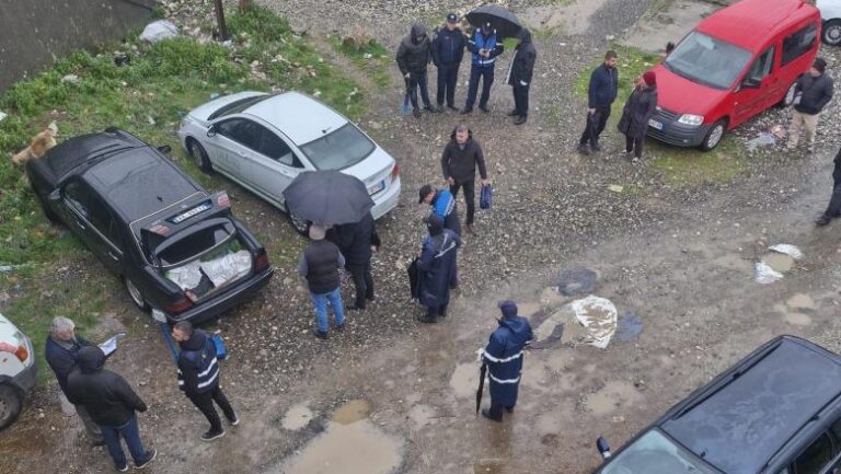 Mish dhe bulmet në kushte të papërshtatshme, AKU dhe Policia zbulojnë tregun informal në Milot