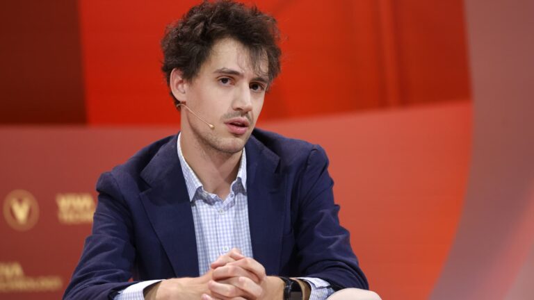 Mistral, startup-i evropian i AI, investon 1.2 miliardë euro në Suedi