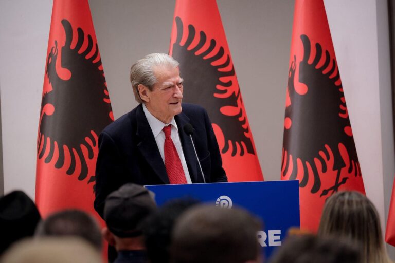 ”Këtë qeveri nuk e pranojmë kurrë më”, Berisha me demokratët e Njësisë 7: Qeveri teknike ose përballje