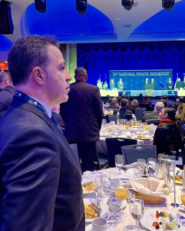 Kryeparlamentari Niko Peleshi pjesë në Mëngjesin e Lutjeve në Amerikë, i pranishëm edhe Presidenti Trump