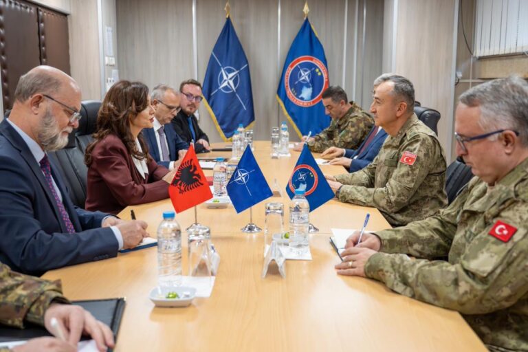 Ministrja Spiropali konfirmon mbështetjen e Shqipërisë për KFOR-in: Siguria e Kosovës, thelbësore për rajonin