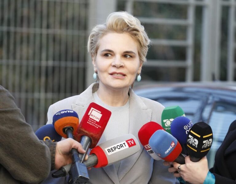 Kryemadhi tregon bisedën me Halimin për Reformën në Drejtësi: I kemi drejtuar vetes pistoletën në kokë