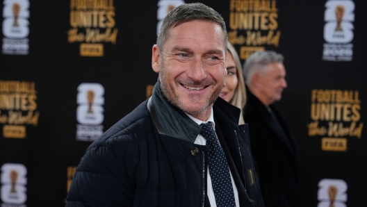 Totti konfirmon   Po bisedojmë për rikthimin te Roma  shpresoj të ndodhë shpejt  Darkova me Gasperinin 