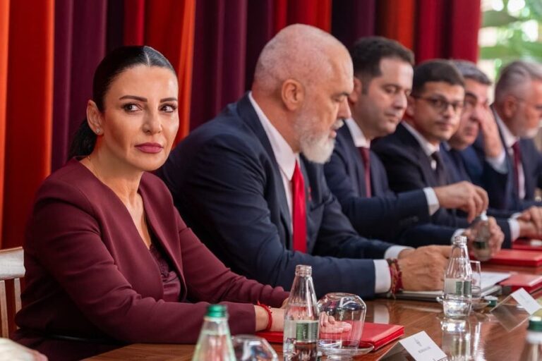 Nesër në Kuvend për Ballukun/ Deputetëve të PS u kërkohet të shkojnë më herët në Kuvend, ose do merren mungesat