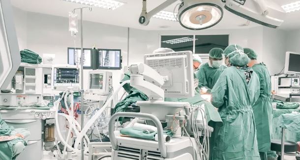 AI mund të zbulojë më herët kancerin agresiv të gjirit dhe të ndihmojë mjekët