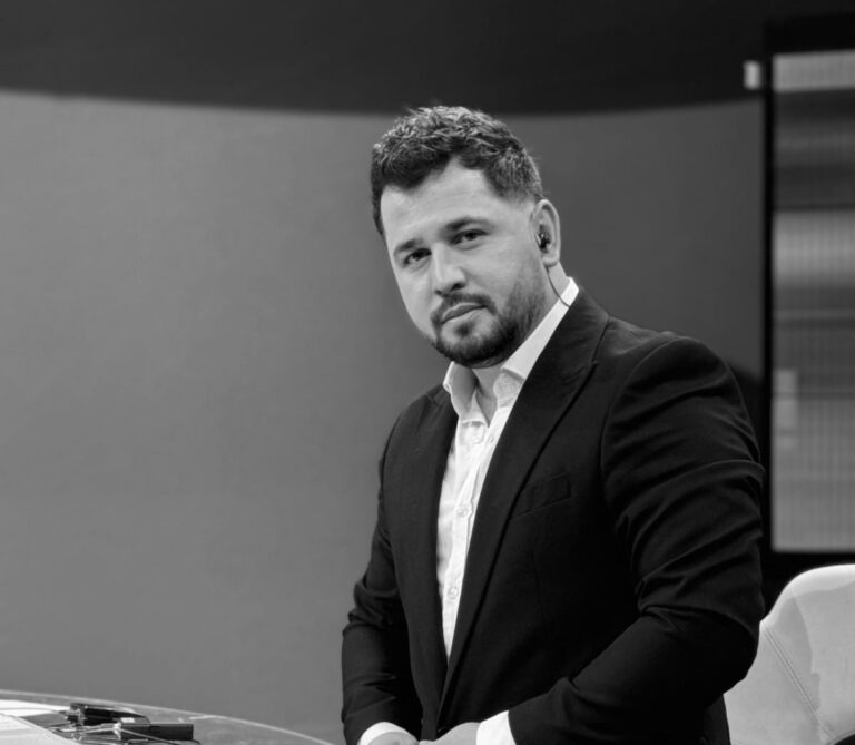 Korça vdiq! Të rrojnë fëmijët (politikanët) Po si ta shpjegojmë anglisht këtë?!