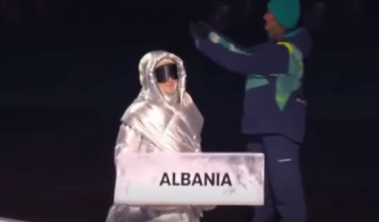 Lojërat Olimpike Dimërore, Rama poston pamjet: Flamuri kuqezi valëvitet në ”San Siro”