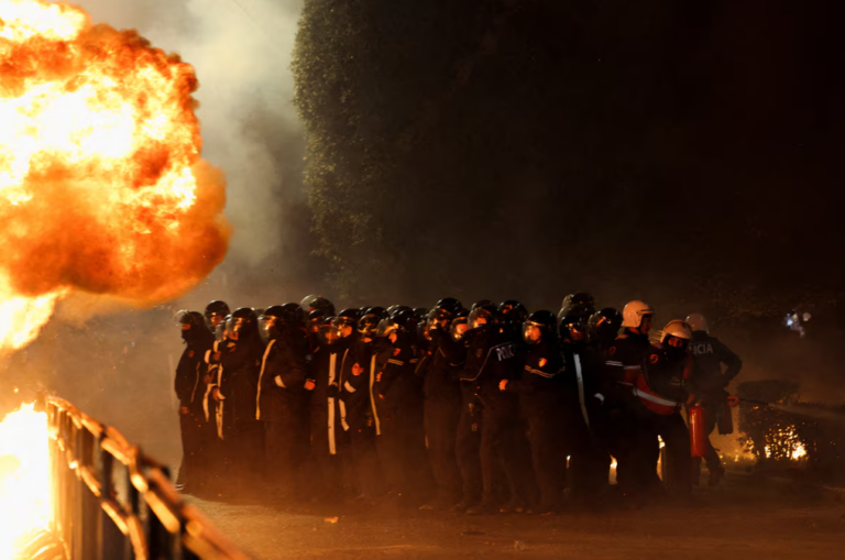Protestë, zjarr molotov, gaz lotësjellës dhe të plagosur në spital