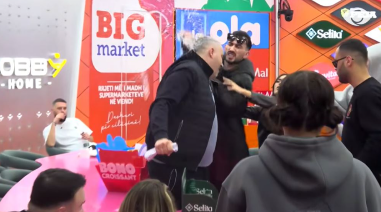 Kaos në Big Brother, Kristi i hedh ujë Rogertit
