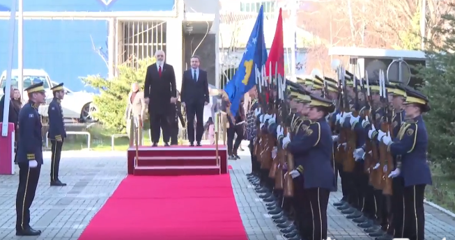 Vizita në Prishtinë e kryeministrit Rama me anë të videove 