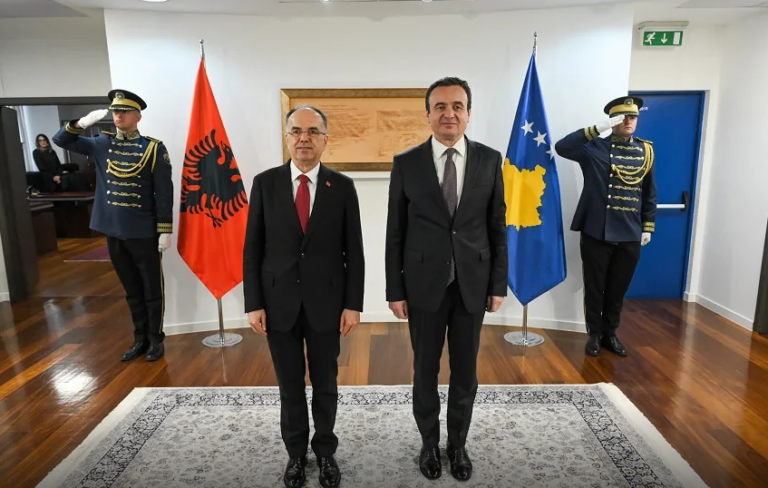 Kryeministri Kurti pret presidentin Begaj: Thellim i raporteve ndërshtetërore