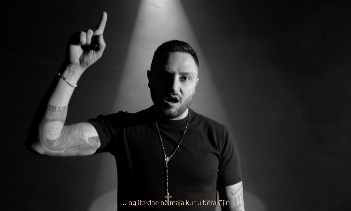 VIDEO  Nga pranimi i veseve te mesazhi i nënkuptuar për Xhensilën  rrëfimi pa doreza nga Besi