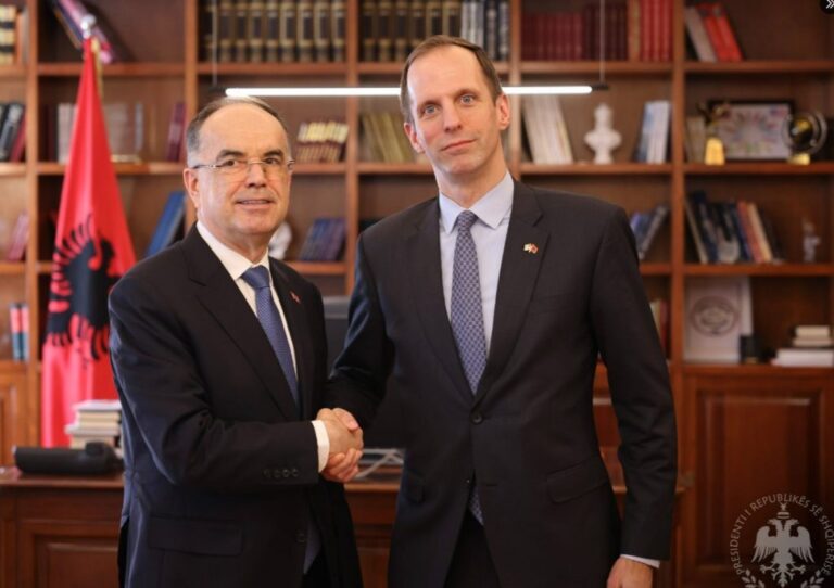 Presidenti Begaj pret zyrtarin e lartë amerikan, theksohet bashkëpunimi në sundimin e ligjit