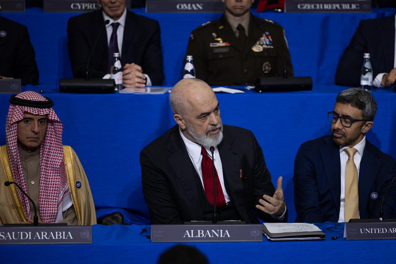 Bordi i Paqes  Rama flet për UÇK në  Të bëjmë diçka  Thaçi u arrestua nga prokurori që përndoqi edhe presidentin Trump