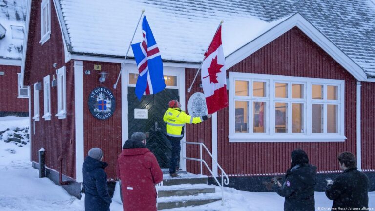 Kanadaja dhe Franca hapin konsullata në Nuuk të Grenlandës, në mbështetje të Danimarkës