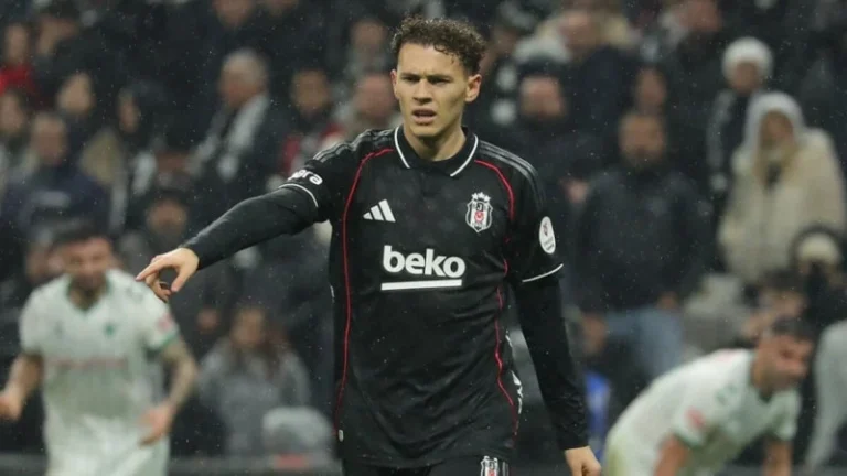 Trajneri i Besiktas i del në mbrojtje Asllanit: Ka luajtur 150 ndeshje dhe s’kishe marrë karton të kuq!