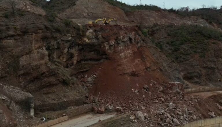 Klevis Balliu: Qindra milionë euro taksa për infrastrukturën, rrugët rrezik për jetën e qytetarëve