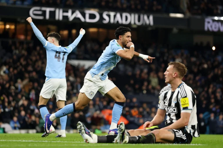City mund thellë Newcastle, sfidon Arsenalin në finalen e Carabao Cup