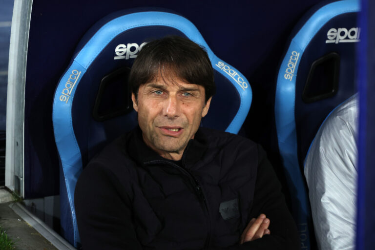 Eliminimi nga Kupa, Conte ka një mesazh për gjyqtarët dhe për garën për titull