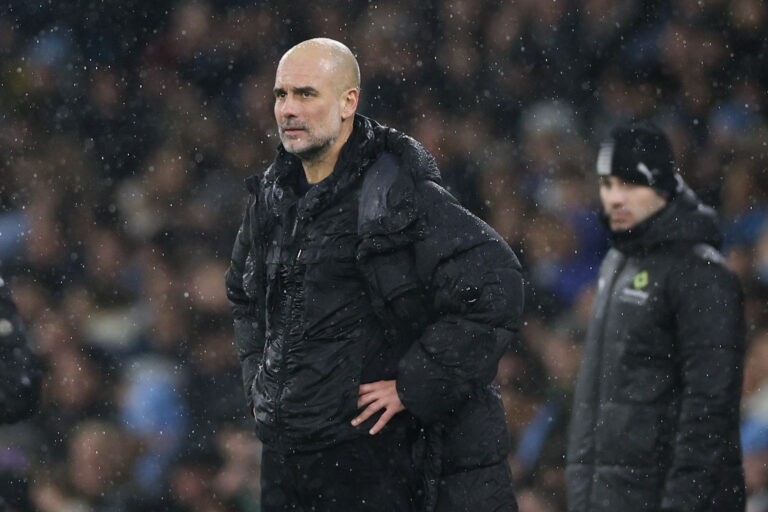 Guardiola i përgjigjet Ratcliffe: “Të gjithë meritojnë një mundësi për një jetë më të mirë”