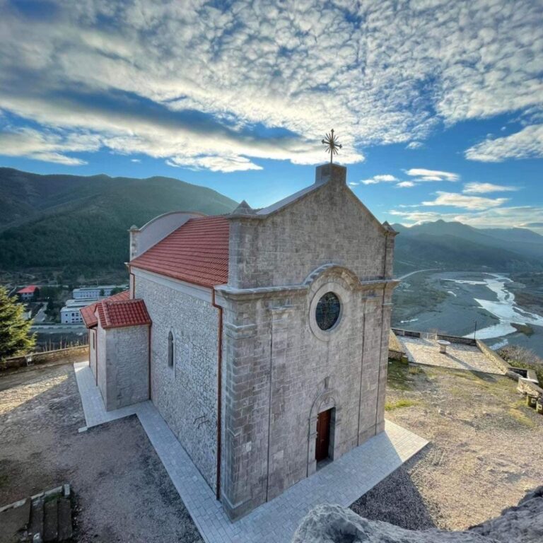 Kisha e Rubikut rrëfen qindra vite histori