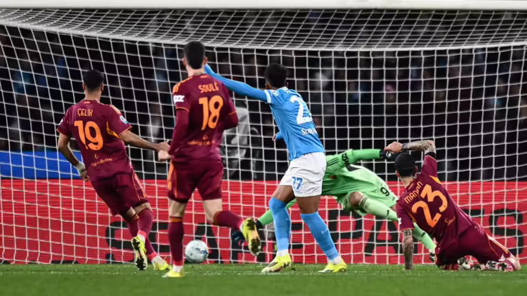 Napoli ndalet në super duelin ndaj Romës, shkëlqen Alisson në fund