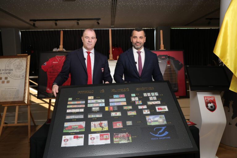 FSHF dhe Posta Shqiptare promovojnë pullat postare “Shqipëria në Euro” dhe “Kampionati Europian i Futbollit”
