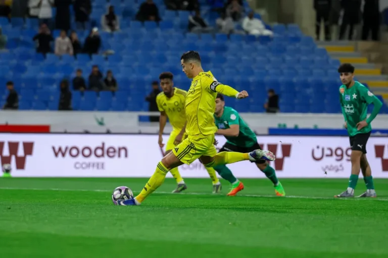 Ronaldo nuk njeh moshë, shënon golin e 965 në karrierë (VIDEO)