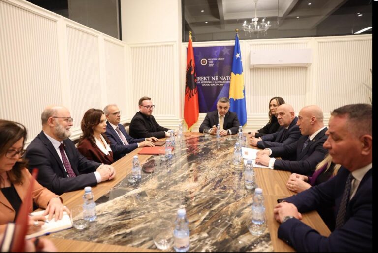 Spiropali me krerët e partive kryesore parlamentare: Krah për krah për sigurinë kombëtare