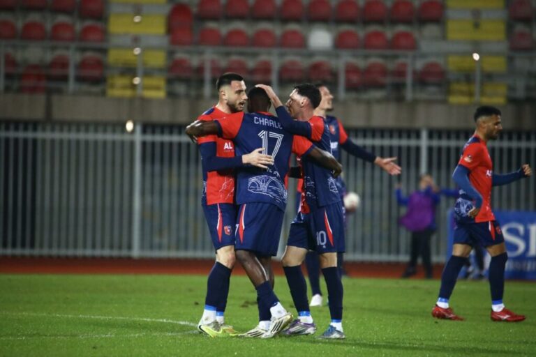 Vllaznia fiton klasiken ndaj Tiranës, Shehi e rinis me humbje