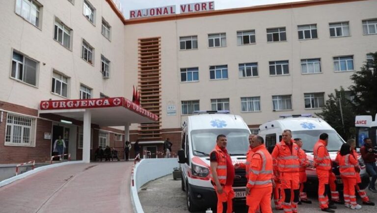 Mbërriti pa shenja jete në spital, dyshohet se 4-vjeçari në Vlorë pësoi reaksion nga mjalti