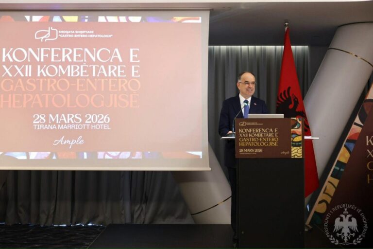 Presidenti Begaj mesazh për rritjen e besimit në marrëdhënien pacient–mjek