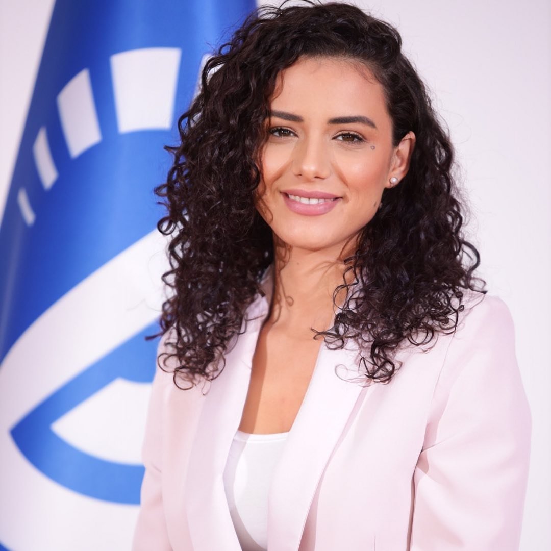 Dorëheqje me akuza  Jola Hysaj kritikon drejtimin e PD  Vendimet merren nga një rreth i ngushtë njerëzish